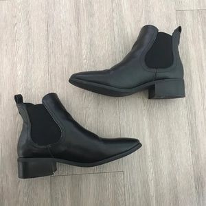 Black Everyday Chelsea Boots